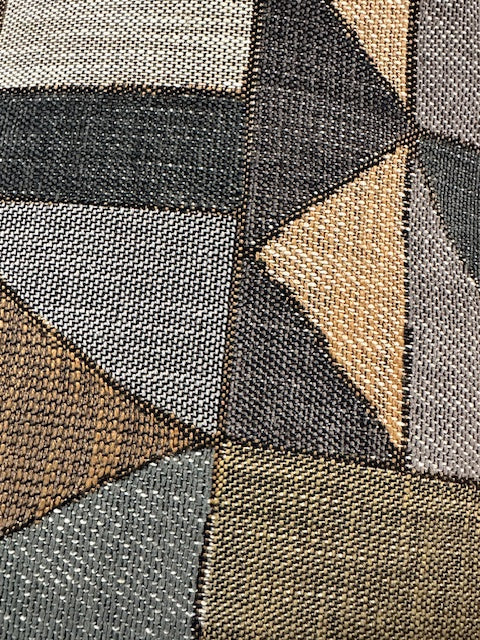 5704957122819